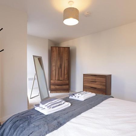 Southbank Leeds Apartment. New! With Free Parking מראה חיצוני תמונה